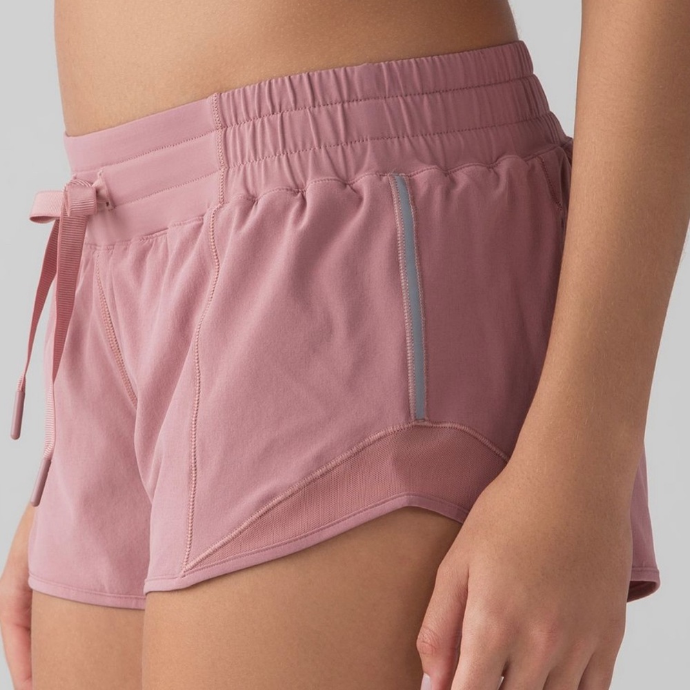 Quicksand Hotty Hot shorts 2.5 lululemon NWOT